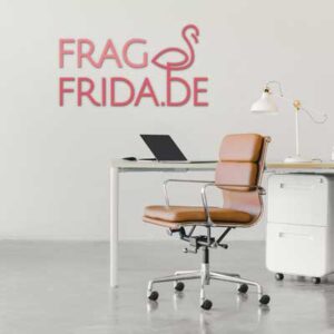 Logoanwendung im Innenraum – Wort-Bildmarke als Teil des visuellen Erscheinungsbilds